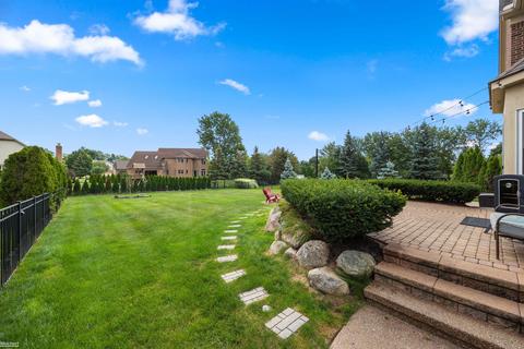 47040 Brennan Dr, Macomb, MI 48044 photo 4