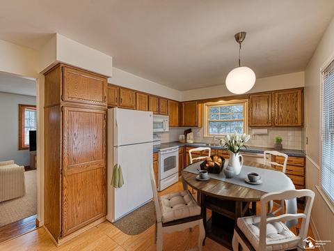 926 Lavender, Monroe, MI 48162 photo 2