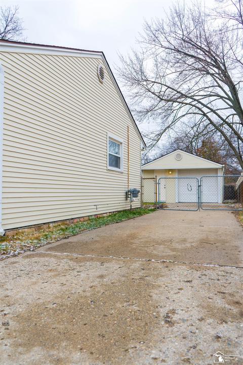 34469 Phyllis, Wayne, MI 48184 photo 21