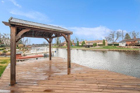 2467 Malibu, Fenton, MI 48430 photo 7