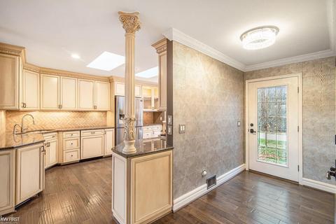 2467 Malibu, Fenton, MI 48430 photo 14