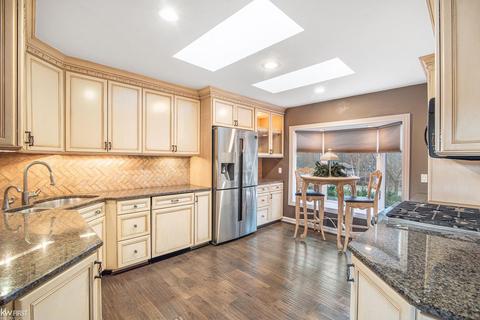 2467 Malibu, Fenton, MI 48430 photo 15