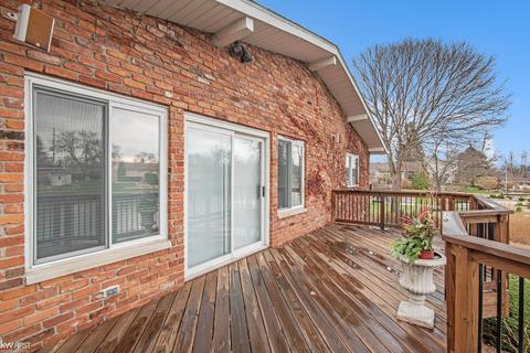 2467 Malibu, Fenton, MI 48430 photo 12