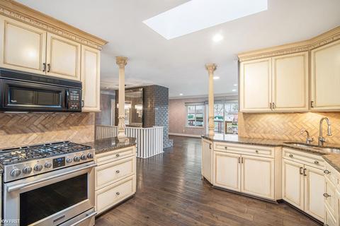 2467 Malibu, Fenton, MI 48430 photo 16