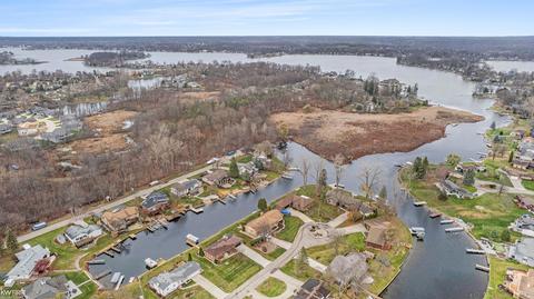 2467 Malibu, Fenton, MI 48430 photo 50