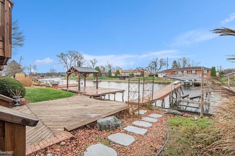 2467 Malibu, Fenton, MI 48430 photo 5