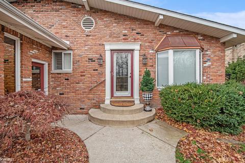 2467 Malibu, Fenton, MI 48430 photo 4