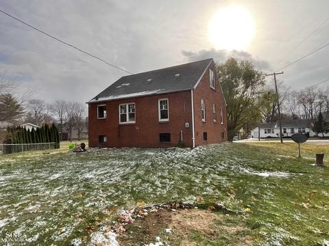 1050 Smith St, Algonac, MI 48001 photo 6