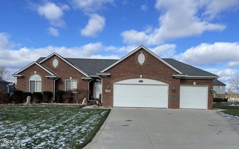 1322 S River Pointe, Saint Clair, MI 48079 photo 2