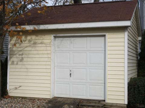 706 Illinois Ct, Tecumseh, MI 49286 photo 2