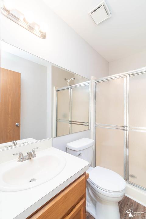 28144 Grande, Romulus, MI 48174 photo 8