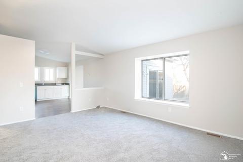 28144 Grande, Romulus, MI 48174 photo 4