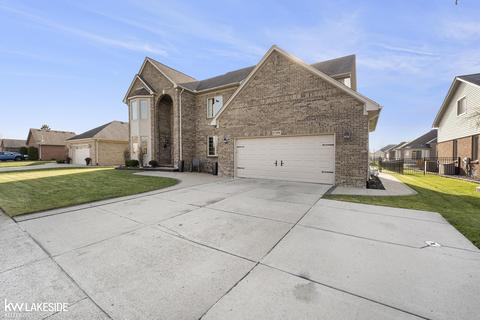 21384 Rome Dr, Macomb, MI 48044 photo 3