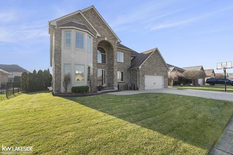 21384 Rome Dr, Macomb, MI 48044 photo 2