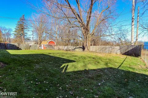 3200 Jacque St, Flint, MI 48532 photo 4