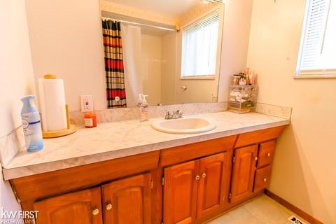 3200 Jacque St, Flint, MI 48532 photo 24