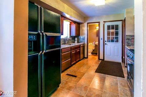 3200 Jacque St, Flint, MI 48532 photo 15