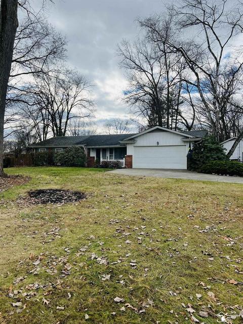 7961 Comanche Trl, Temperance, MI 48182 photo 1