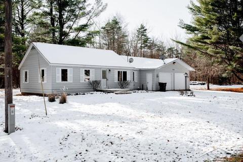 205 Clendening, Gladwin, MI 48624 photo 2