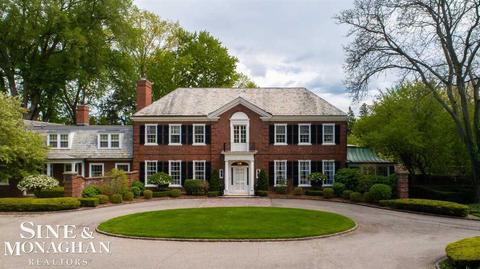 300 Provencal, Grosse Pointe Farms, MI 48236