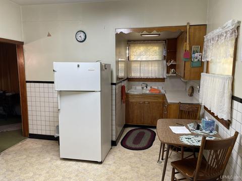 3915 W Main, Loretto, MI 49852 photo 4