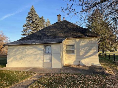 3915 W Main, Loretto, MI 49852 photo 2
