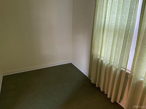 3915 W Main, Loretto, MI 49852 photo 6