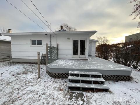 816 S 16th St, Escanaba, MI 49829 photo 3