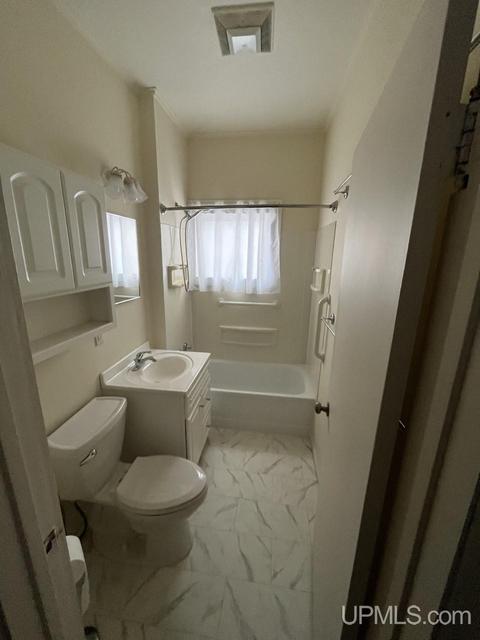 816 S 16th St, Escanaba, MI 49829 photo 12