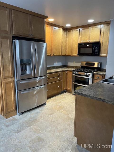 816 S 16th St, Escanaba, MI 49829 photo 8