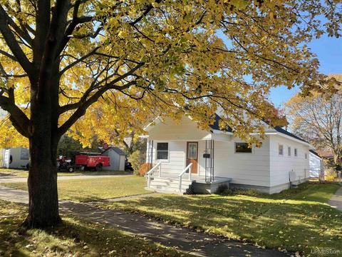 816 S 16th St, Escanaba, MI 49829 photo 5