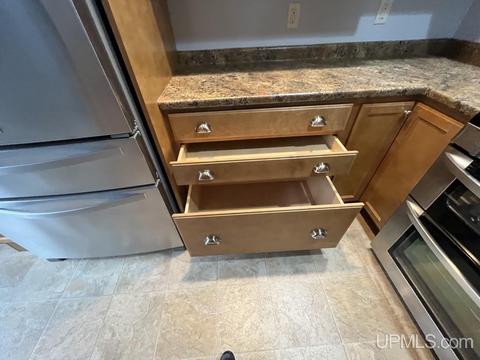 816 S 16th St, Escanaba, MI 49829 photo 9