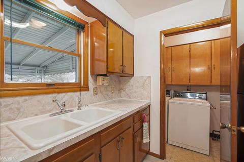 1373 Mitson, Flint, MI 48504 photo 13