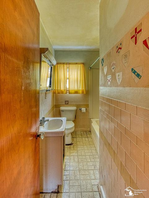 218 Toll St, Monroe, MI 48162 photo 13