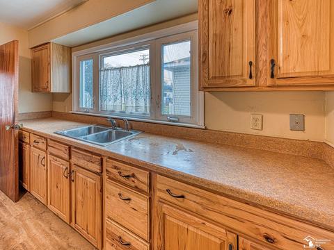 218 Toll St, Monroe, MI 48162 photo 6