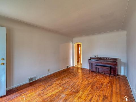 218 Toll St, Monroe, MI 48162 photo 2
