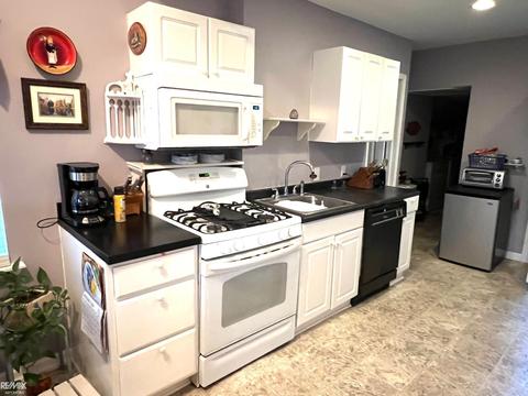 903 Saint Clair Blvd, Algonac, MI 48001 photo 5