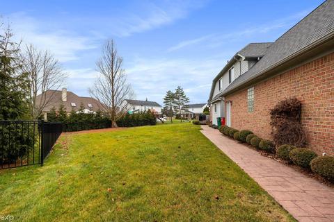 46609 Pine Valley Dr, Macomb, MI 48044 photo 6