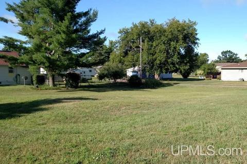 100 104 Doraland, Kingsford, MI 49802