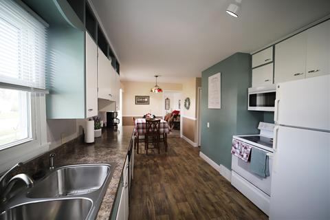 916 Gerald St, Flushing, MI 48433 photo 7
