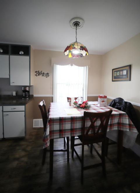 916 Gerald St, Flushing, MI 48433 photo 9