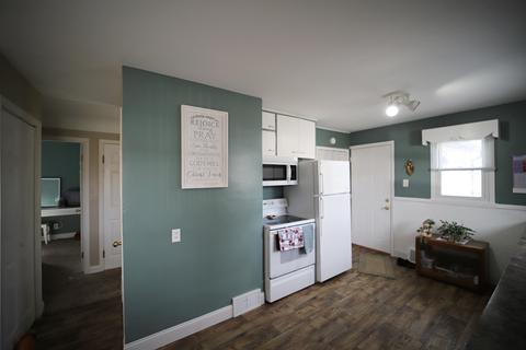 916 Gerald St, Flushing, MI 48433 photo 8