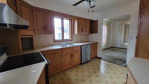 744 N Un, Tecumseh, MI 49286 photo 2
