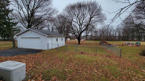 744 N Un, Tecumseh, MI 49286 photo 14