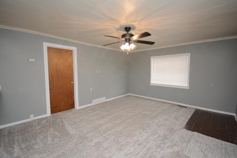 407 Dimmick St, Owosso, MI 48867 photo 3