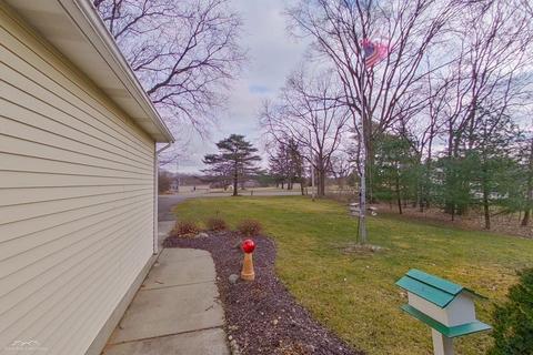 8213 Seymour, Flushing, MI 48433 photo 4