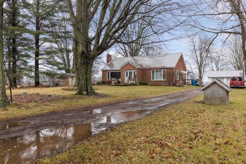212 E Shearer Rd, Hope, MI 48628 photo 2