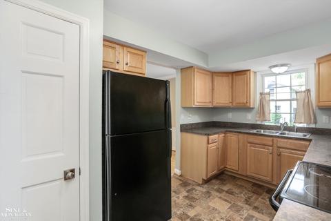 1466 Hampton, Grosse Pointe Woods, MI 48236 photo 4