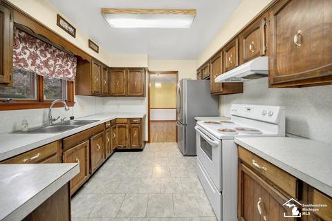 3993 St Anthony, Temperance, MI 48182 photo 14