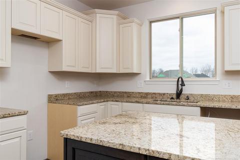 17847 Rodriguez Dr, Macomb, MI 48042 photo 15